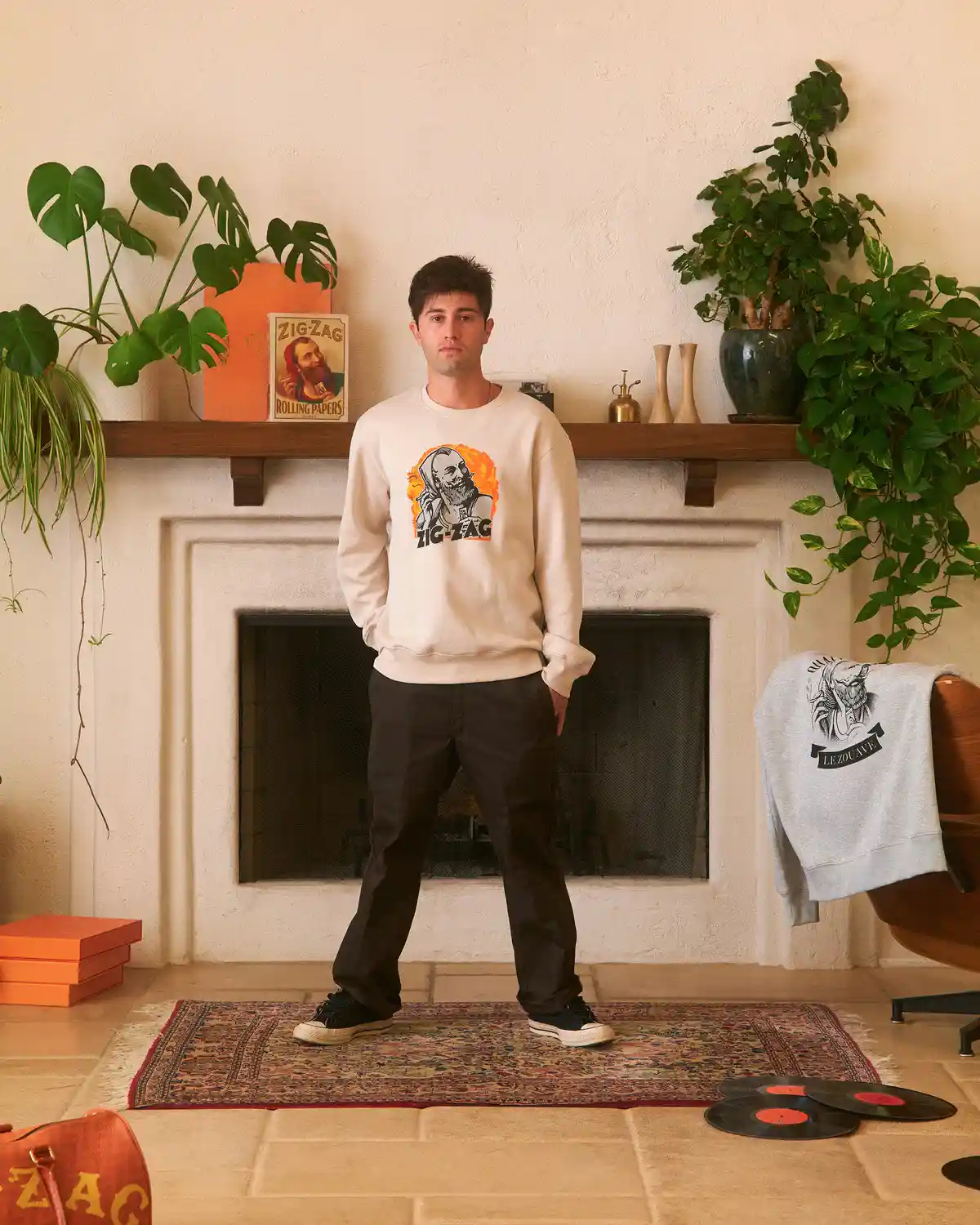 ZIG-ZAG OLD SCHOOL BORIS CREW NECK FLEECE - STONE - Image 2